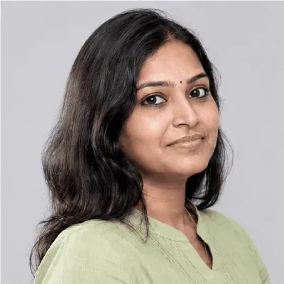 hire Lucia Pereira - Sr. Prompt Engineer